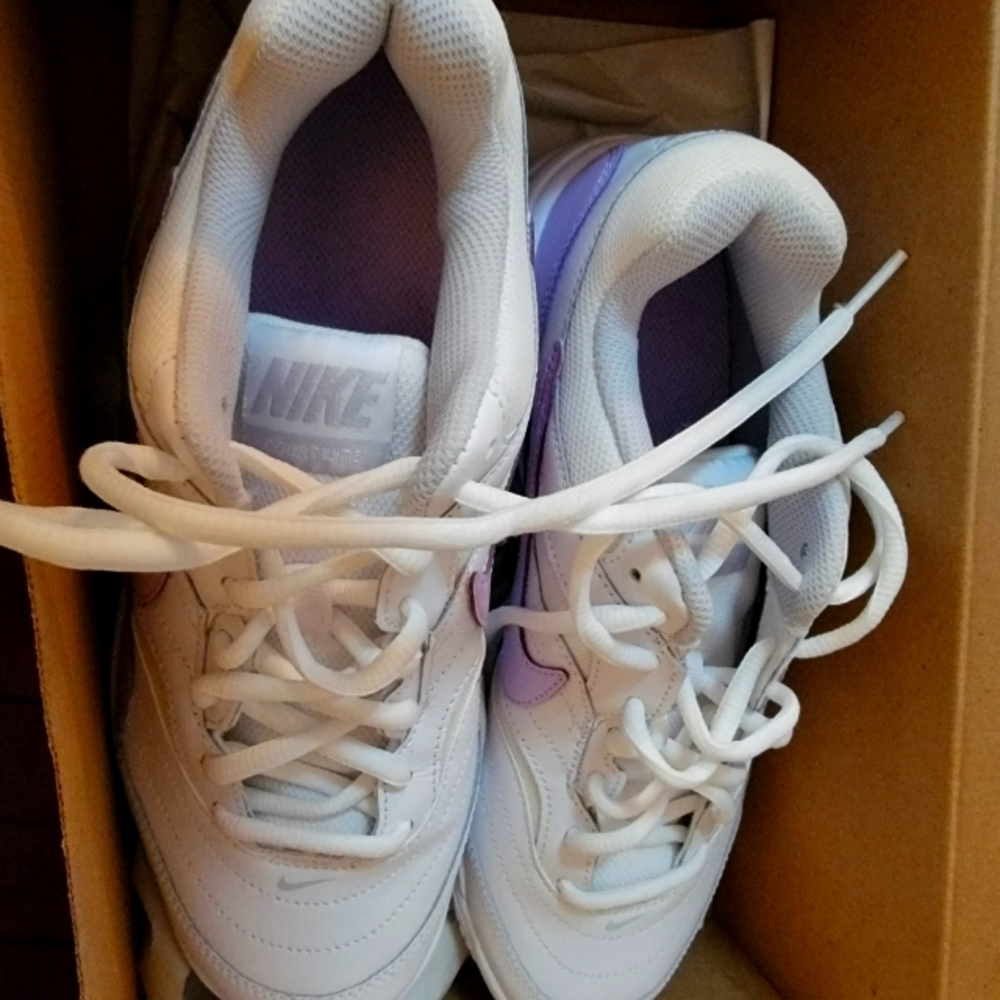 Womans Nike Shoes new in box
